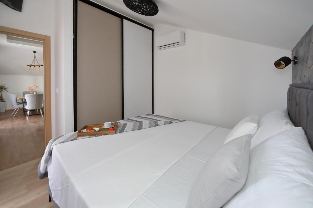 Luxury Apartments Monika Near The Sea With Private Parking Bibinje Esterno foto
