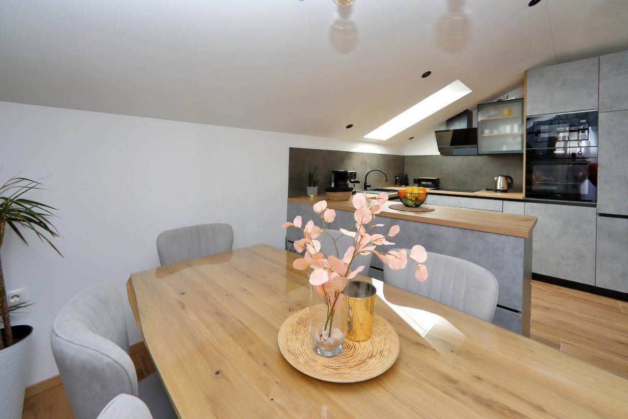 Luxury Apartments Monika Near The Sea With Private Parking Bibinje Esterno foto