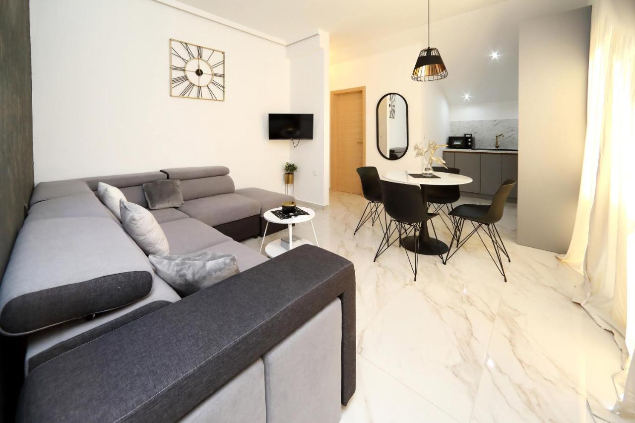Luxury Apartments Monika Near The Sea With Private Parking Bibinje Esterno foto
