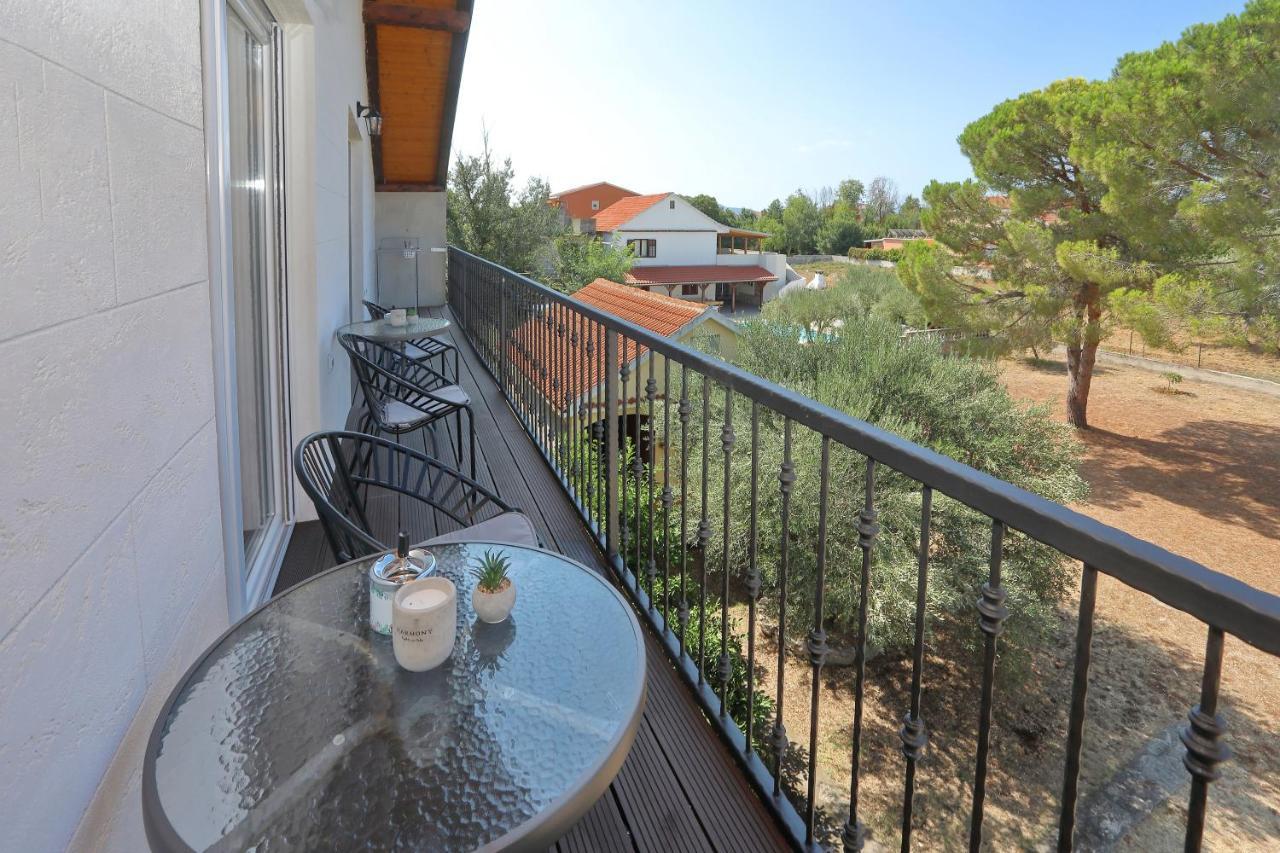 Luxury Apartments Monika Near The Sea With Private Parking Bibinje Esterno foto