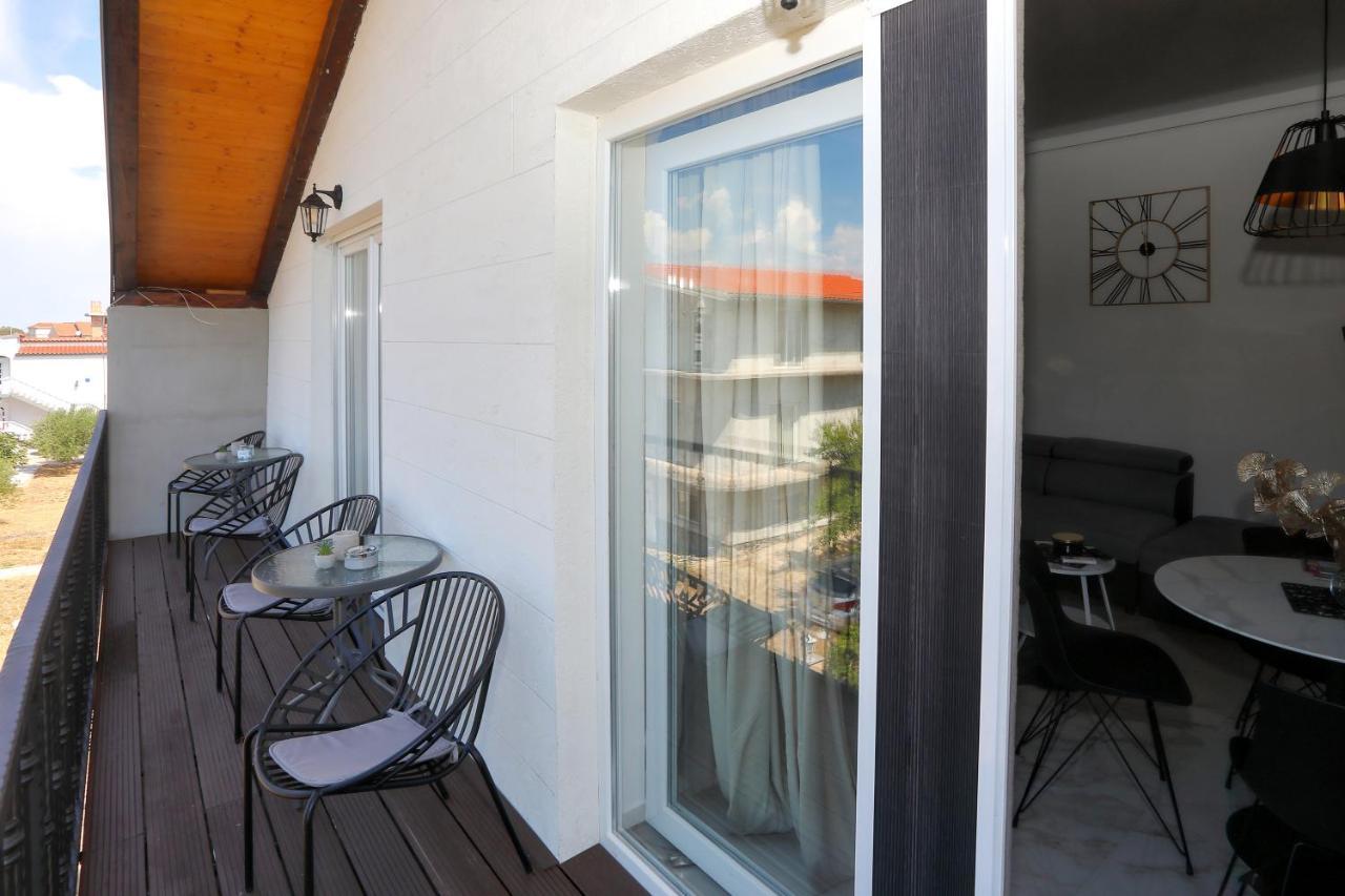 Luxury Apartments Monika Near The Sea With Private Parking Bibinje Esterno foto