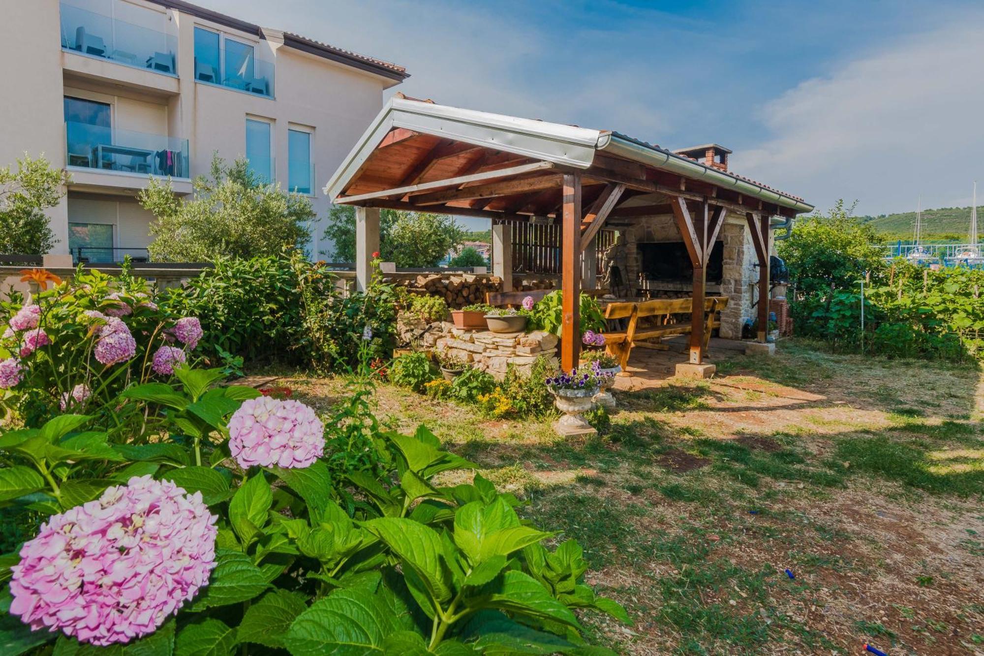 Luxury Apartments Monika Near The Sea With Private Parking Bibinje Esterno foto